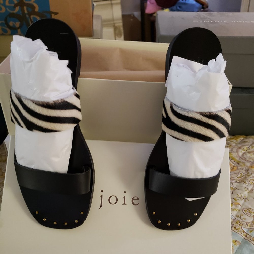 NIB Joie Italy Black Leather & Zebra Stud Sandals